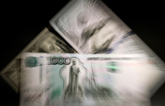Рубль стабилен 12 месяцев: нет направленного укрепления или ослабления