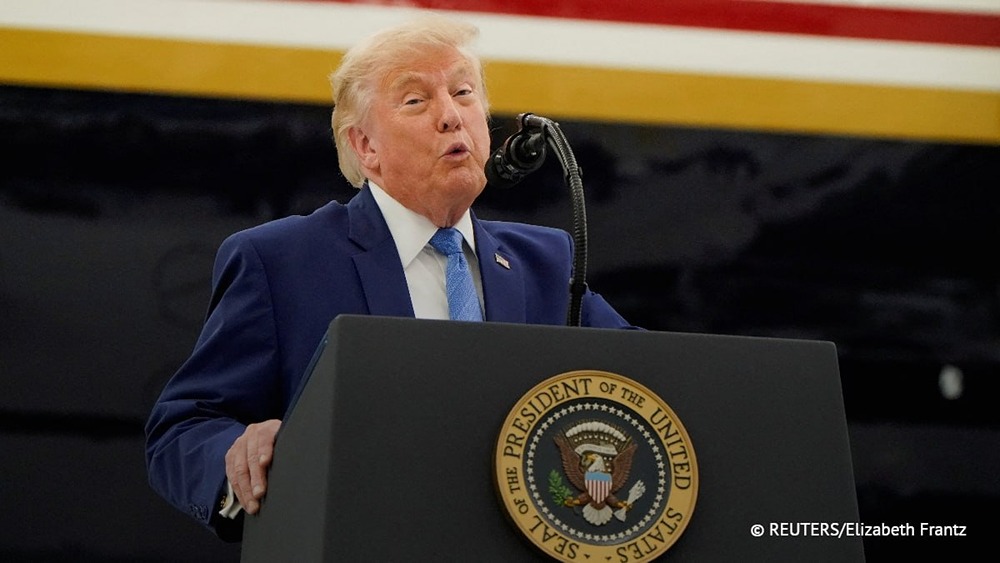 Трамп 16 июля выступит с речью об иностранном вмешательстве в выборы в США 2020 года. Об этом сообщил журналист телеканала MS Now Джейк Трейлор