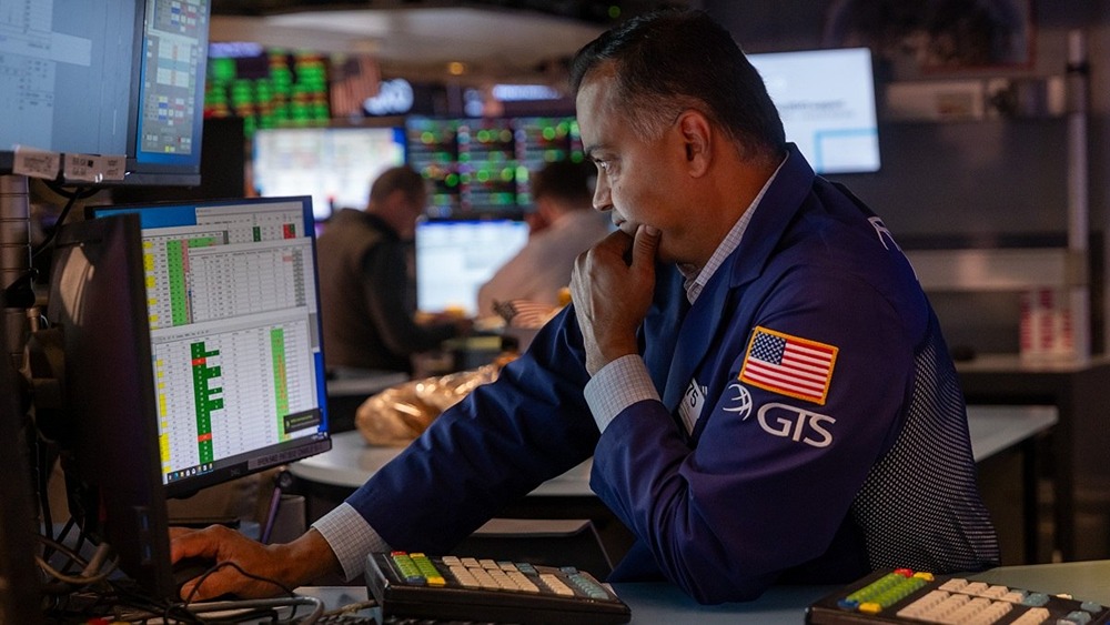 Рост индексов Уолл‑стрит: Nasdaq +1,29%, S&P 500 +0,89% — драйверы в отчётах