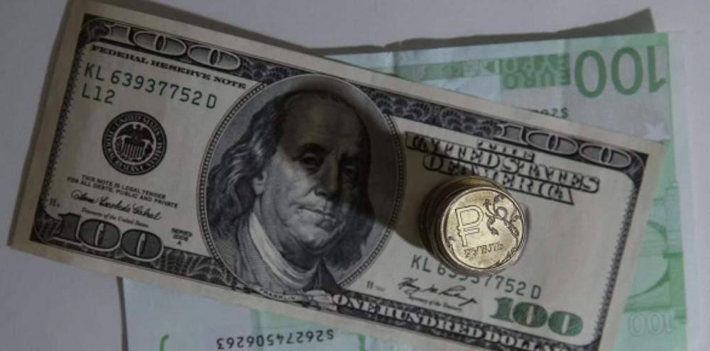 СберИнвестиции: при нефти выше $100 курс доллара может упасть до ₽72–74
