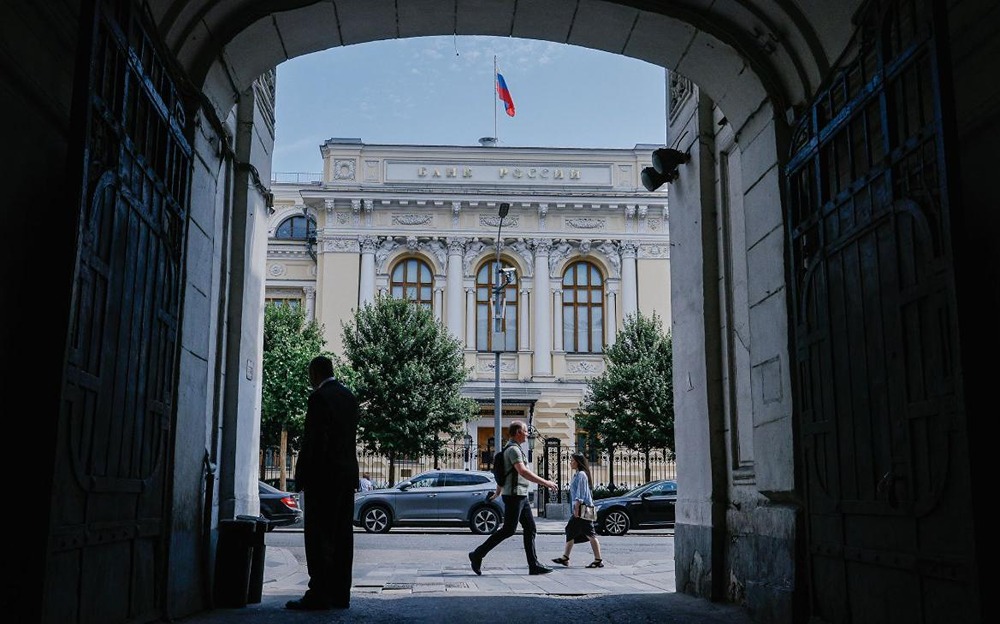 Рынок ММВБ перестал падать, но в пятницу — заседание ЦБ по ставке. Чего ждать после него? 