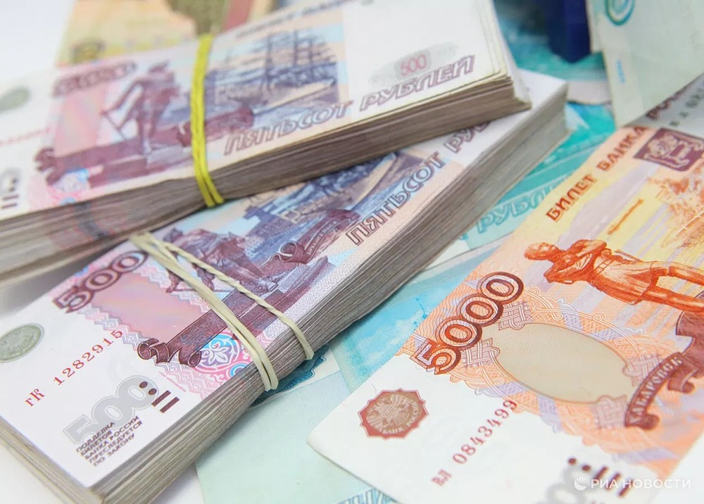 Зарплаты выше 150 тысяч: девять регионов РФ, включая Москву, Якутию и Мурманскую область