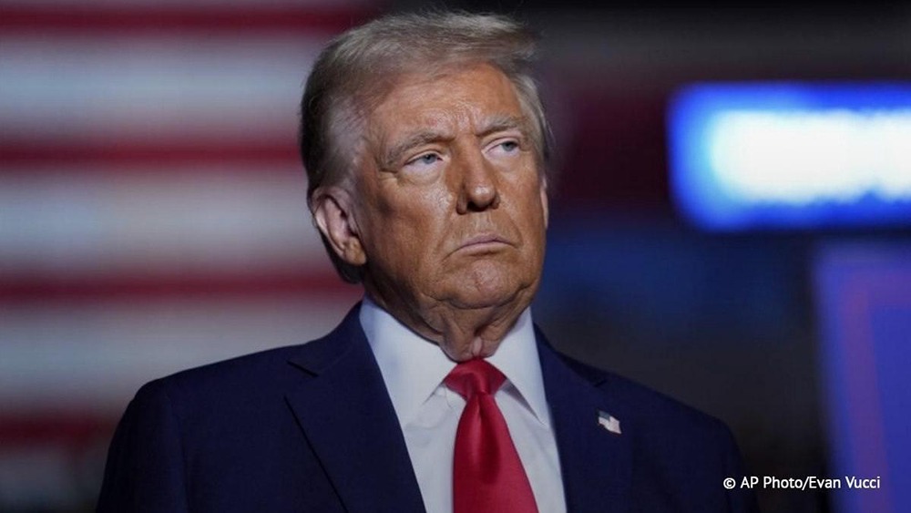 Трамп грозит заблокировать импорт швейцарских часов в США