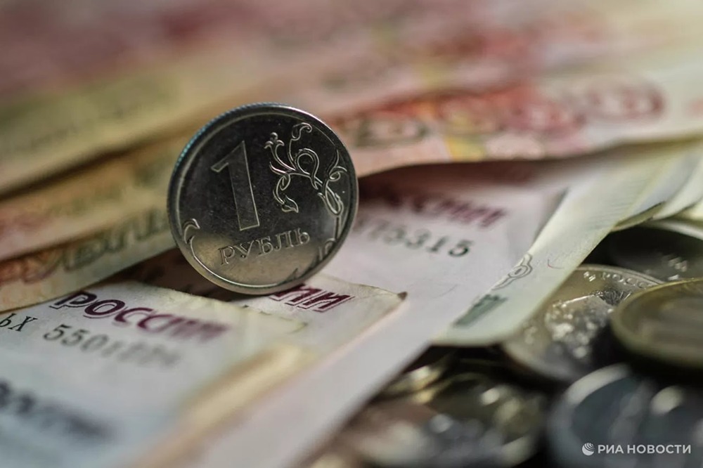 Средняя пенсия по старости в России превысила 27 000 рублей
