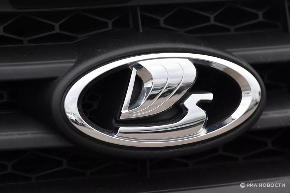 Lada Largus добавят в подписку “АвтоВАЗа” с сентября — сервис откроют и для юрлиц