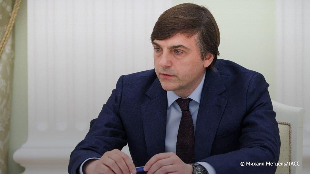 С 1 сентября 2026 года обществознание вернут в 9–11 классы: что изменится в программе