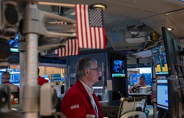 Американские фондовые индексы S&P 500 и Dow Jones растут, Nasdaq в небольшом минусе