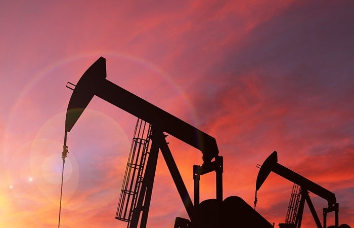 Ближний Восток держит рынок: нефть завершает вторую неделю в росте, несмотря на колебания