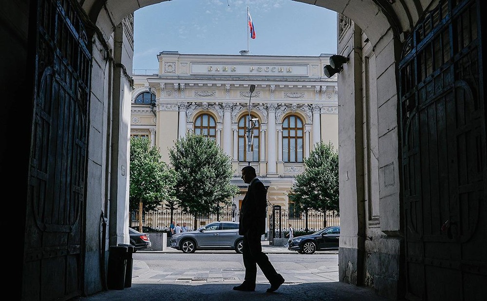 Почему инвесторы несут деньги в ОПИФ, если доходность стала отрицательной