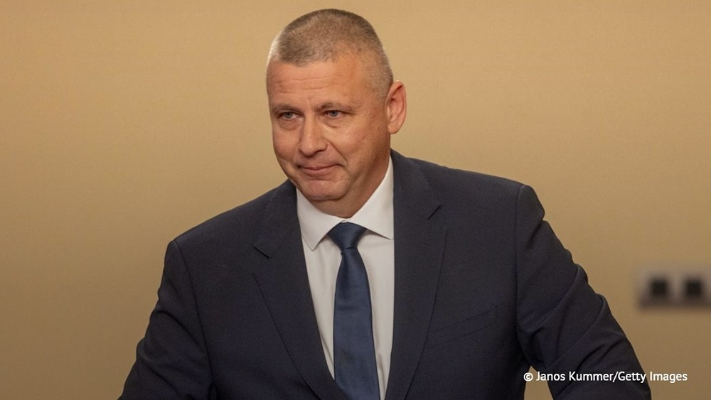 Министр обороны Венгрии оштрафован за непристёгнутый ремень