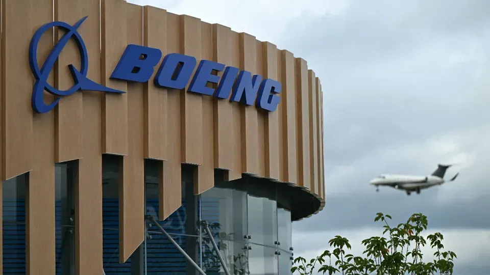 Компания Boeing сообщает о намерении сократить штат сотрудников по всей территории Флориды.