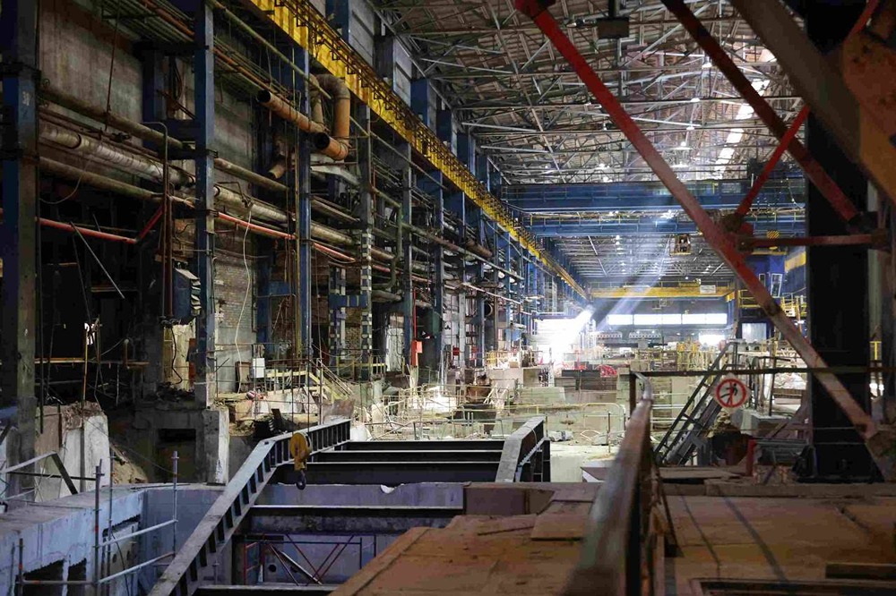 «Северсталь» приступила к монтажу ванн цинкования и алюмоцинкования на агрегате непрерывного горячего алюминирования (АНГА) в прокатном производстве ЧерМК