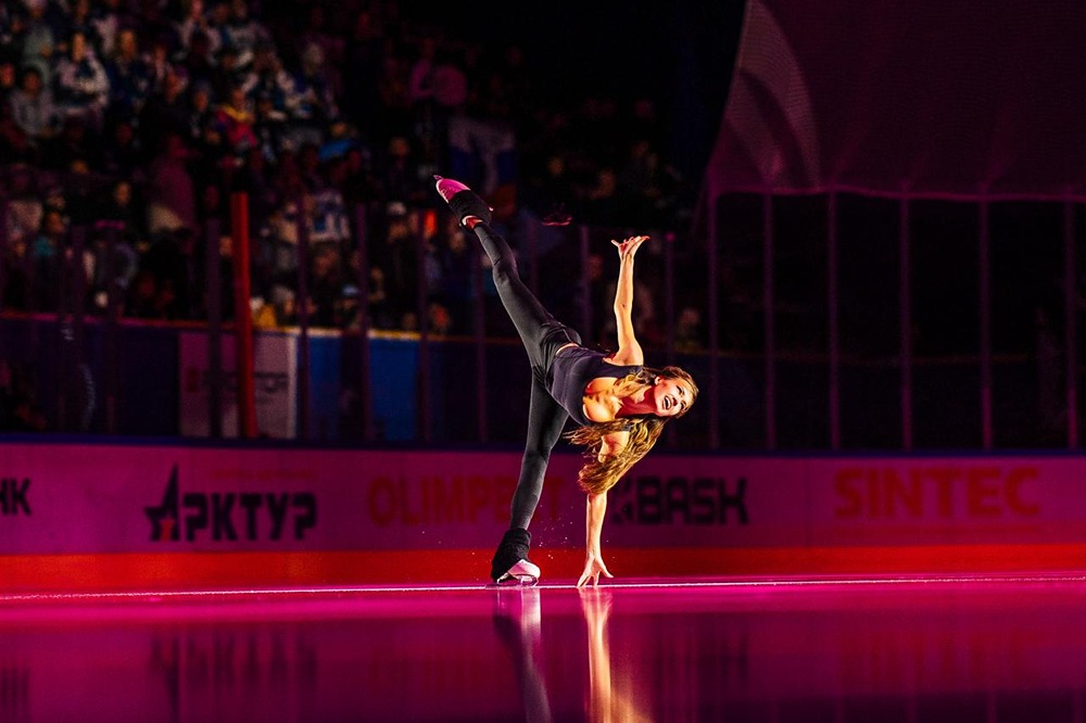 Алина Загитова в Норильске: 2 сентября олимпийская чемпионка побывала на Надеждинском металлургическом заводе, заглянула в спортцентр «Айка», а 3 сентября выступила с показательной программой на льду «Арктики»