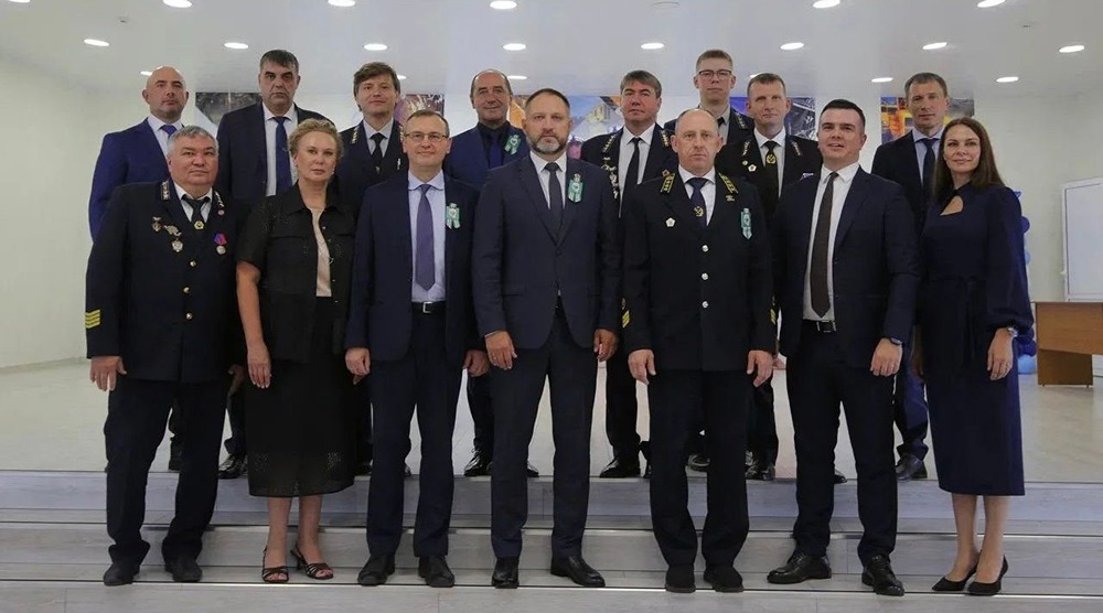 Более 80 работников ММК-УГОЛЬ отмечены наградами в преддверии Дня шахтёра: вручены знаки «Шахтёрская слава», грамоты губернатора и звание «Заслуженный шахтёр РФ»