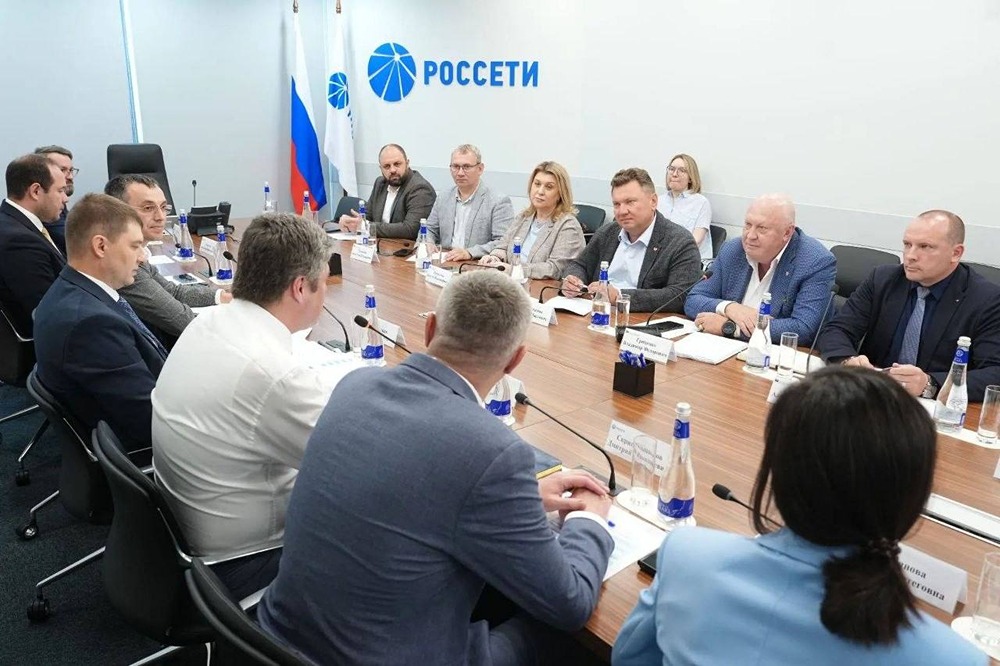 «Россети» и «ОПОРА РОССИИ»: на Координационном совете обсудили инновации для сетевого комплекса — от ветряных турбин до новых критериев надёжности электроснабжения