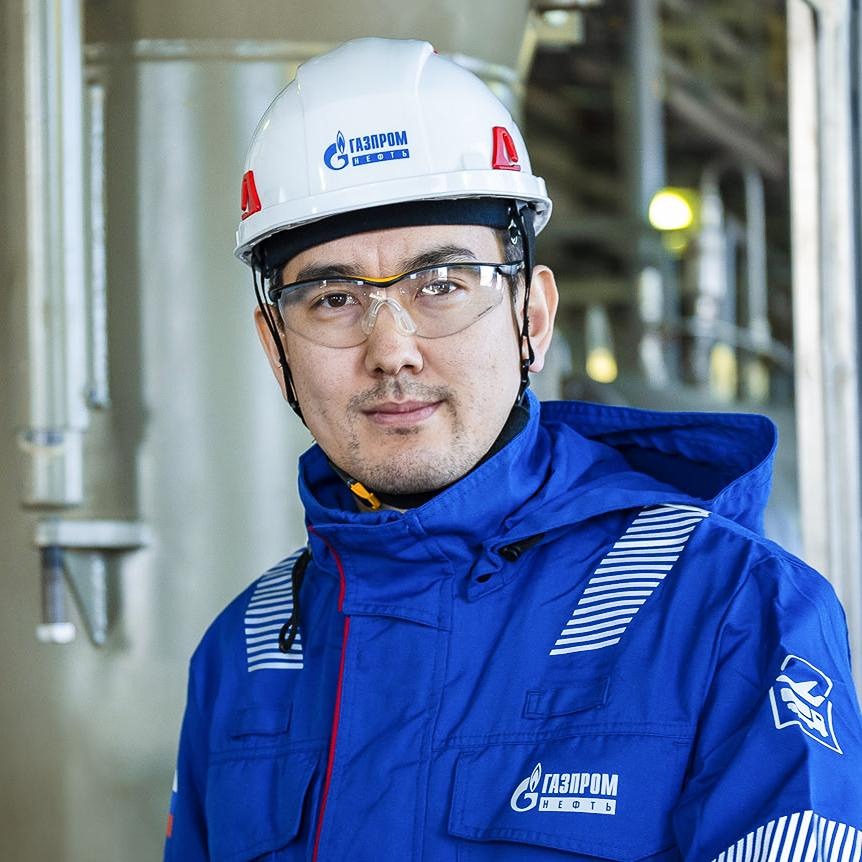 Каждый четвёртый самолёт в России: как топливозаправочный комплекс «Газпром нефти» в Новосибирске обеспечивает надёжную и безопасную заправку воздушных судов