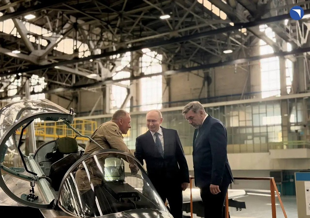 Президенту РФ впервые показали Як-130М: модернизированный учебно-боевой самолёт получил новые бортовые системы и способен поражать наземные, воздушные цели и тяжёлые БПЛА в любых условиях