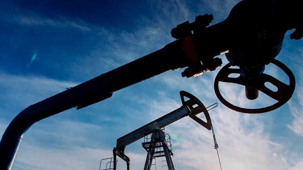 Слабое снижение нефти в четверг: Brent −0,33%, WTI −0,09%