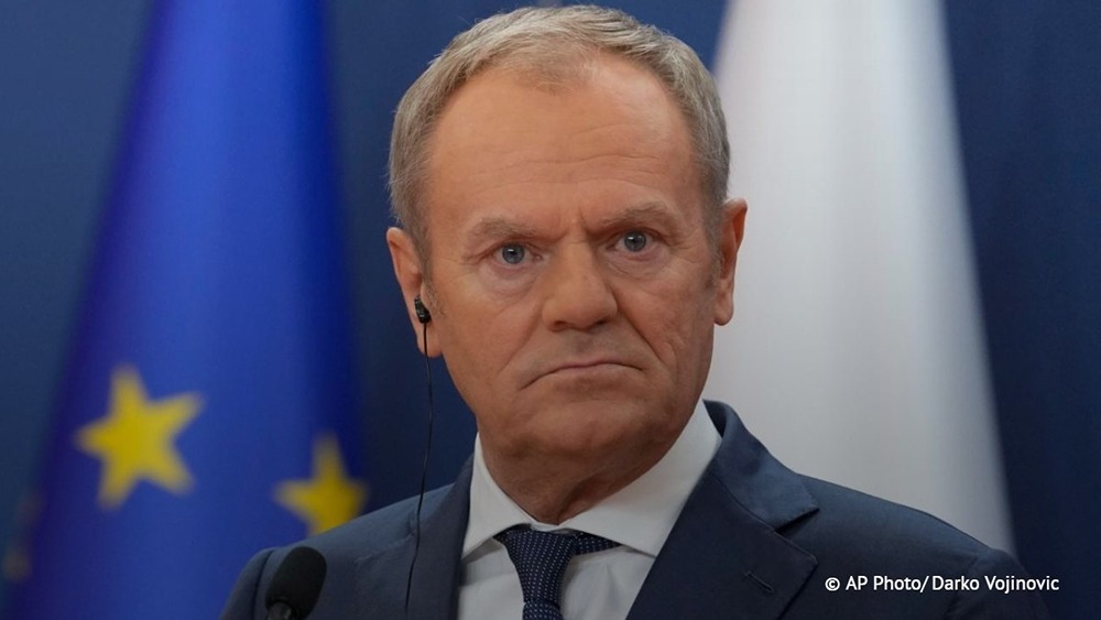 Туск требует от канцелярии Навроцкого удалить публикацию о территориях