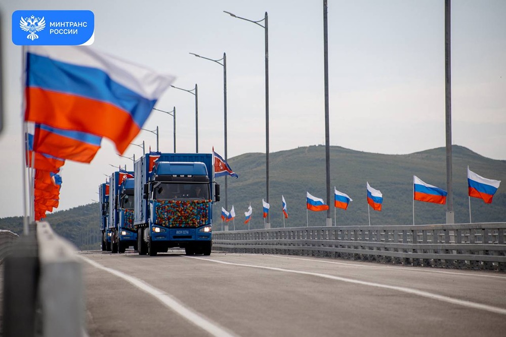 Зачем КНДР и Россия быстро построили автомобильный мост через реку Туманную