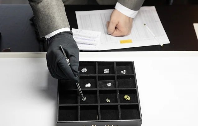 Почему индекс цен на алмазы опустился до минимума