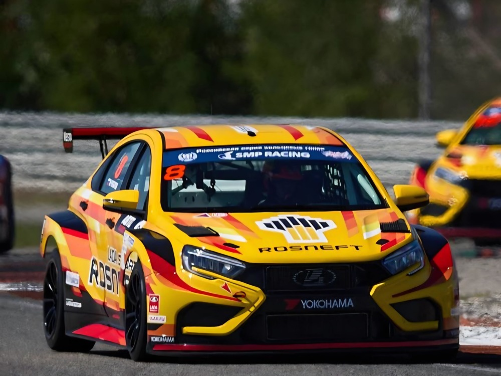 Две гонки, разный характер, один результат: LADA Sport ROSNEFT побеждает в Грозном