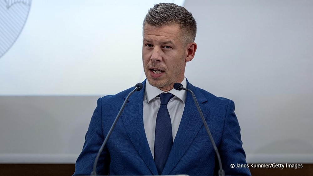 Премьер Венгрии Мадьяр предложил автоматически лишать неприкосновенности депутатов