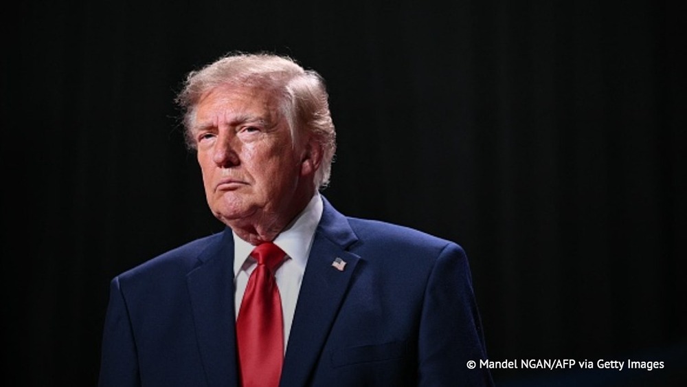 Республиканцы тратят менее 1% на рекламу с упоминанием Трампа