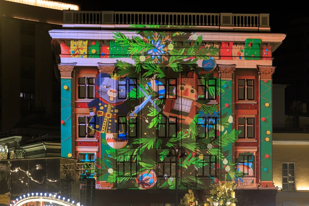 Фестиваль «Снег и лёд в Москве» превратил городские улицы и парки в сказочное место