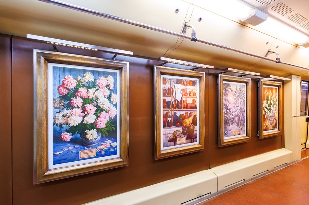 В прошлом году в метро было запущено более 40 тематических поездов