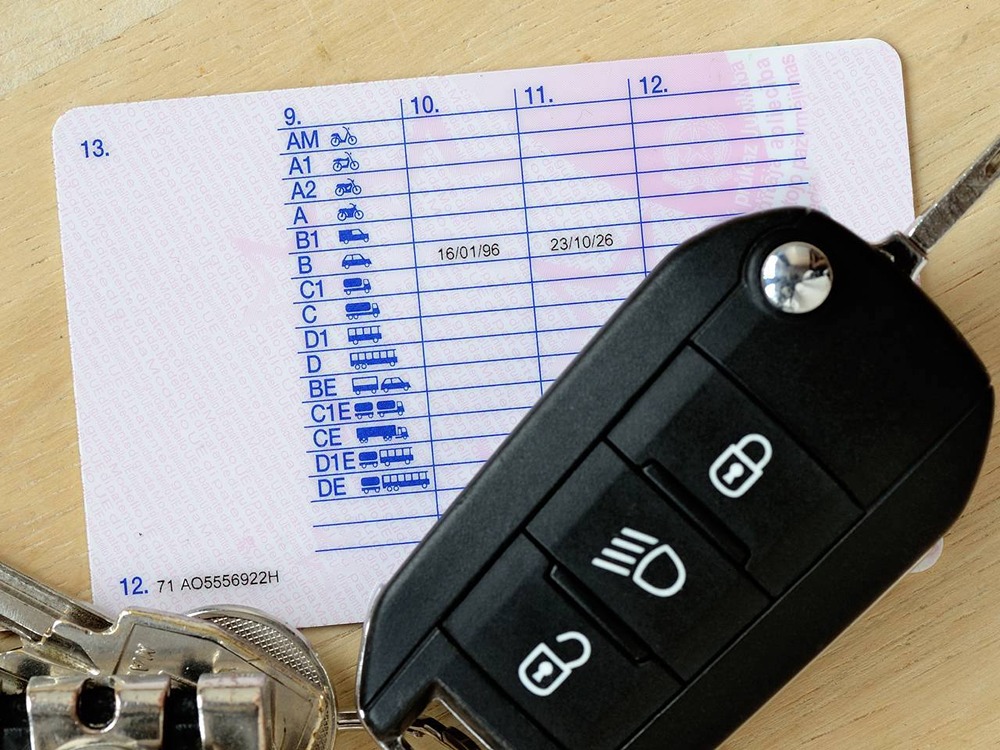 В 2025 году у некоторых иностранцев, проживающих в России, будут аннулированы водительские права, сообщили в МВД РФ.