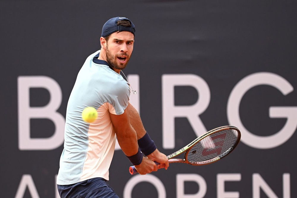 Карен Хачанов успешно преодолел барьер второго круга на Australian Open