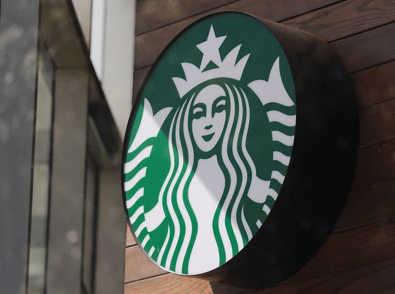 Starbucks вынуждает независимого директора Меллоди Хобсон покинуть свой пост