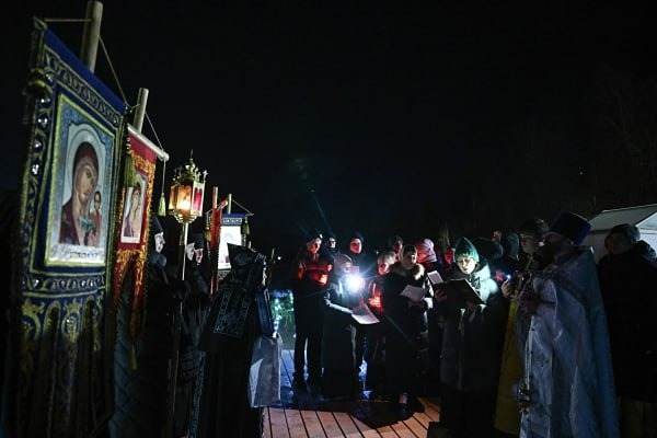 В крещенских купаниях в Москве приняли участие около 60 тысяч человек