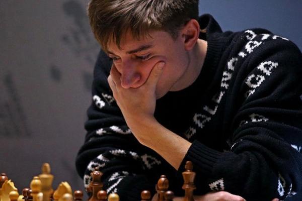 Международная шахматная федерация (FIDE) на своём официальном сайте сообщила о решении допустить российских шахматистов к участию в юношеских командных соревнованиях