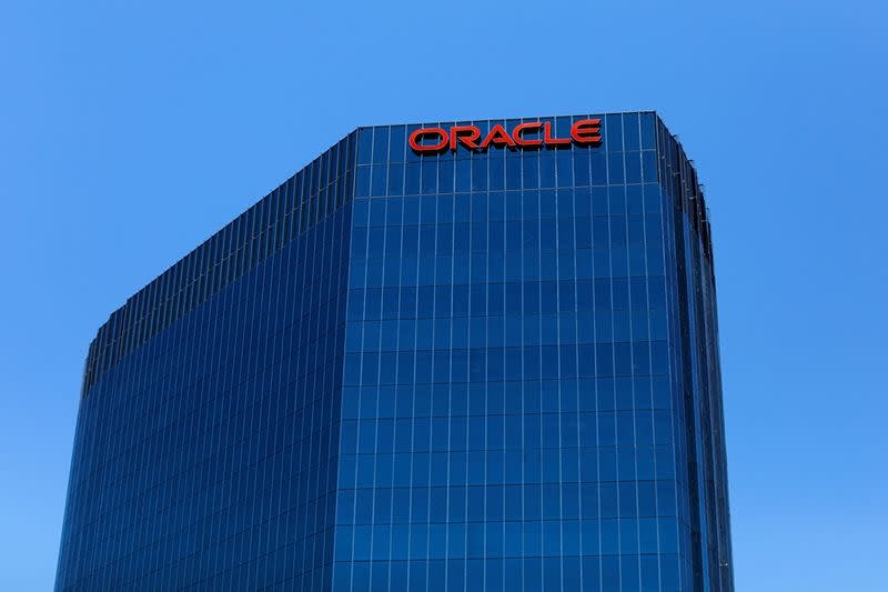 Oracle внедряет интеллектуальных помощников для сотрудников отдела продаж