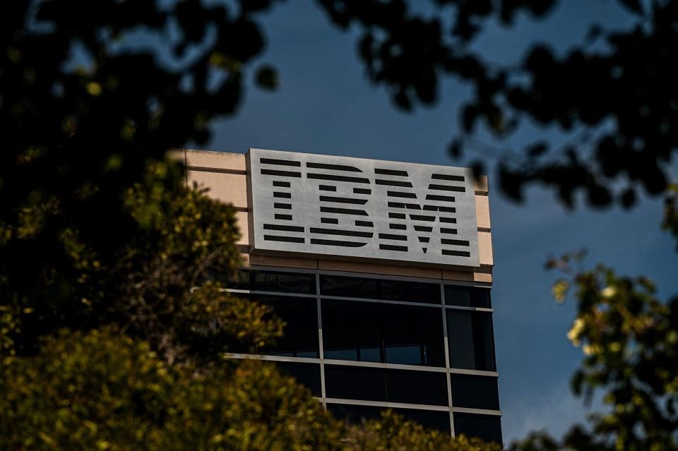 Котировки акций IBM резко выросли на фоне оптимистичных прогнозов по объёмам продаж и количеству заказов на продукты и услуги в области искусственного интеллекта