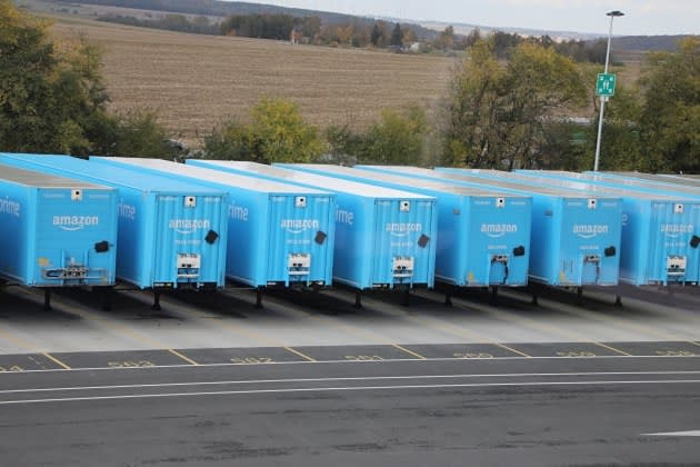 Компания Amazon столкнулась с судебным иском от китайской судоходной компании на сумму 96 миллионов долларов из-за нарушения условий договора