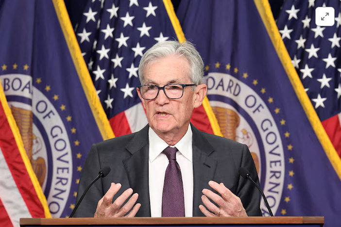 Федеральная резервная система Соединённых Штатов Америки сохраняет процентные ставки на уровне 4,25–4,50%.
