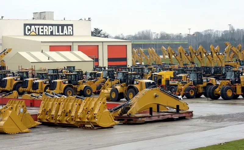 Компания Caterpillar ожидает снижения выручки в текущем году, что может привести к падению её акций
