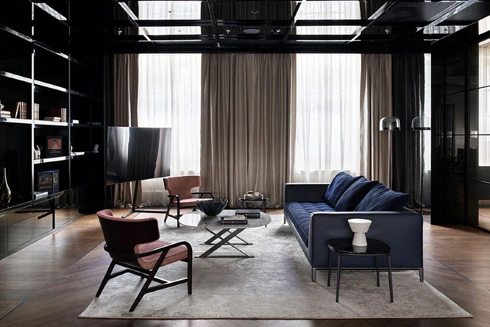 Как сообщает РБК, стоимость самой дорогой квартиры, выставленной на продажу в Москве, составляет 4 миллиарда рублей