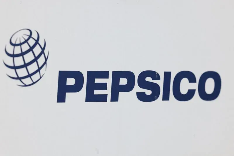 Компания PepsiCo ожидает, что её годовая прибыль не достигнет ожидаемого уровня из-за снижения спроса на газированные напитки и закуски