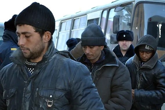 В прошлом году количество обращений россиян в Следственный комитет по поводу мигрантов увеличилось в семь раз, сообщил Александр Бастрыкин