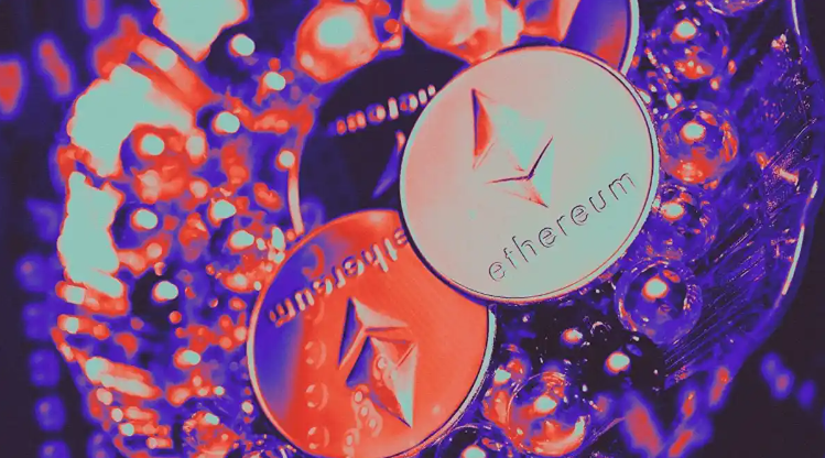 Эфир остаётся на 80% ниже рекорда в 4800 долларов из-за роста коротких позиций хедж-фондов