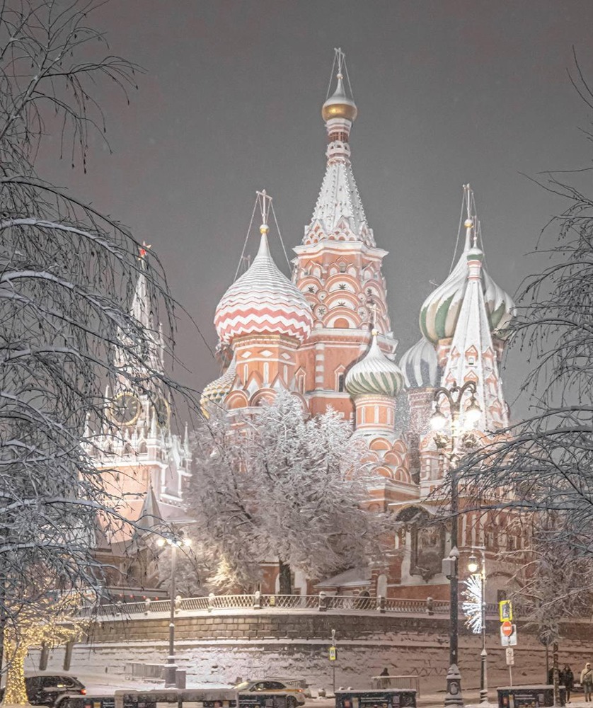 По прогнозам синоптиков, в ближайшее время в Москве и Санкт-Петербурге ожидается резкое похолодание