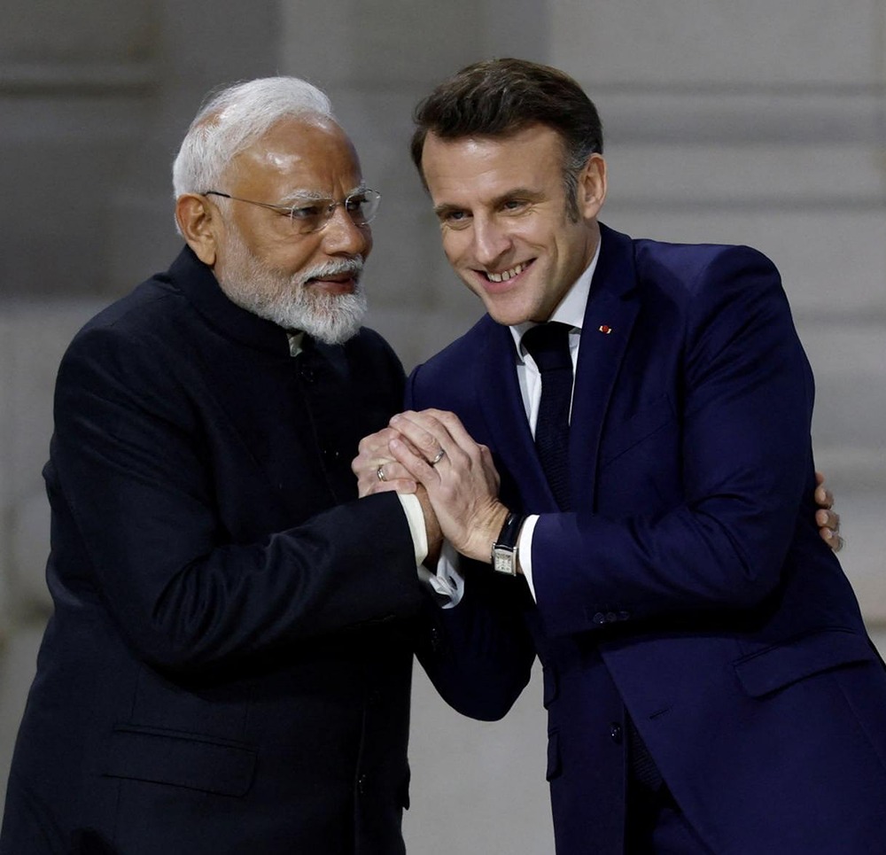 Президент Франции всё же обменялся рукопожатием с премьер-министром Индии