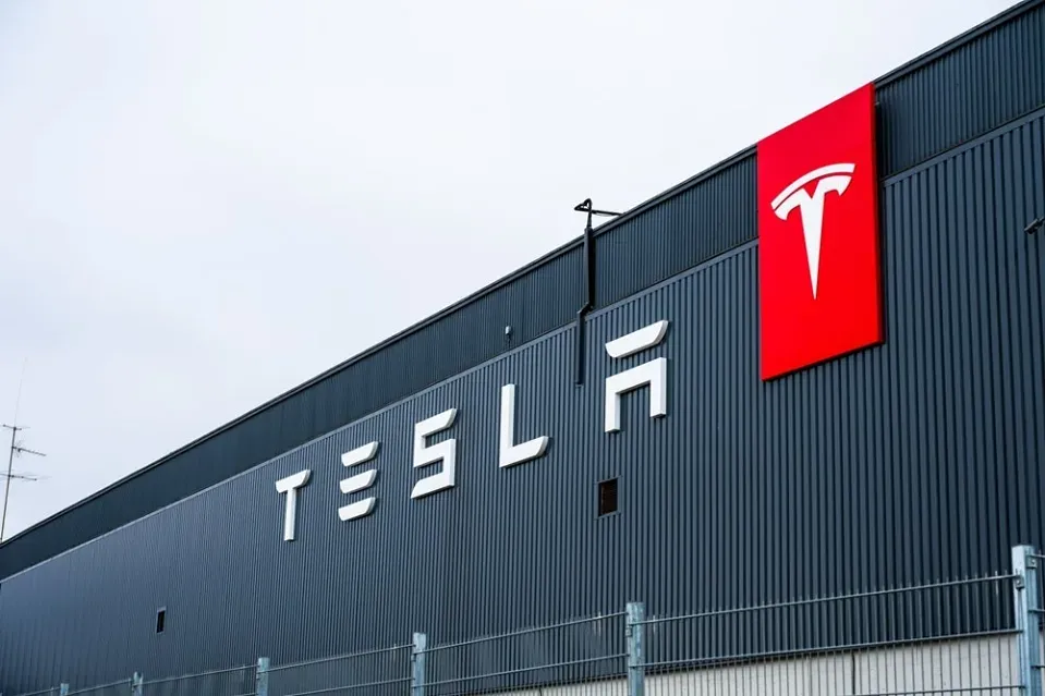 Tesla и Zelestra заключили долгосрочное соглашение о приобретении солнечной энергии в Испании