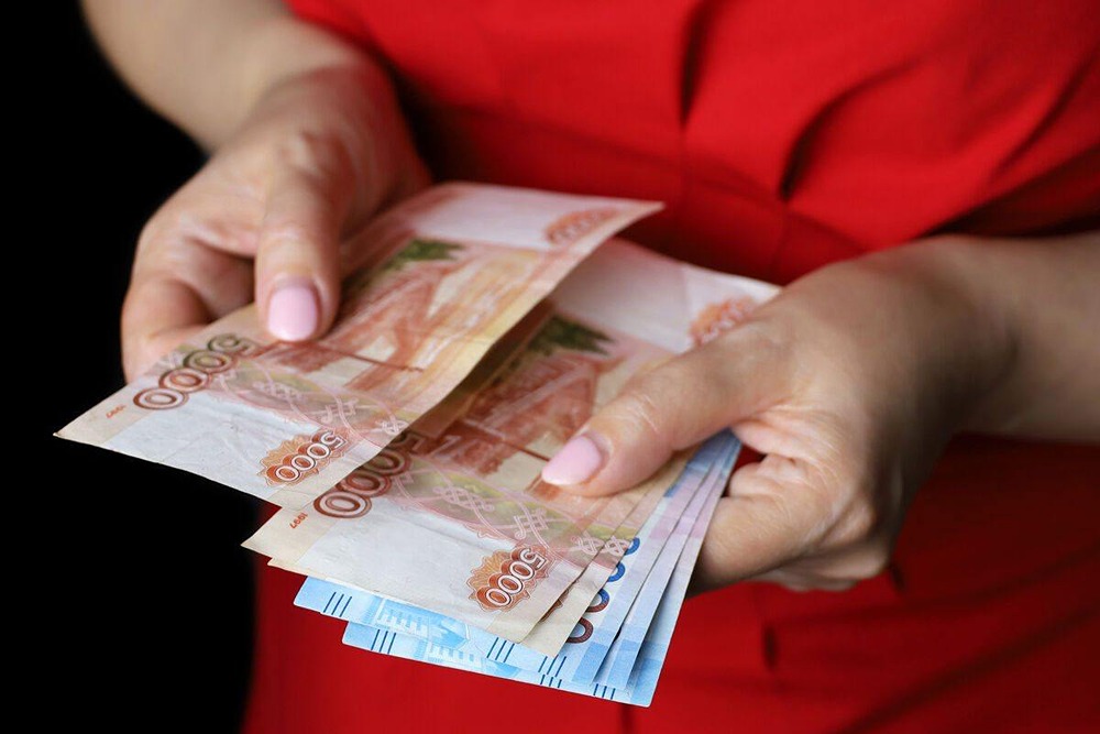 У Россиян больше денег на картах, чем наличных