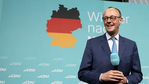 Фридрих Мерц поднимет вопросы безопасности и поддержки Украины