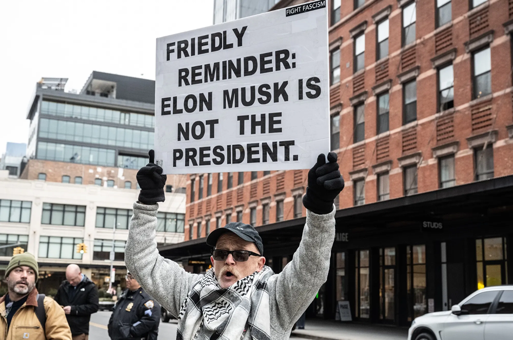 Мировая политика. Рост общественного недовольства в отношении Маска